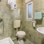 In With Kitchen Apartman Banjol