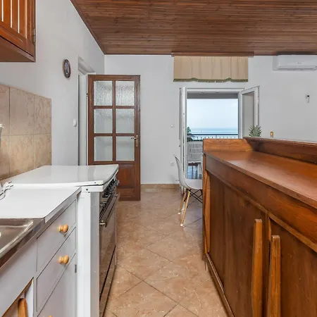 In With Kitchen