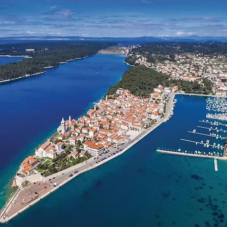 In With Kitchen Banjol