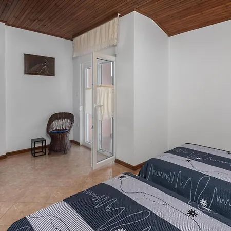 Apartman In With Kitchen Banjol