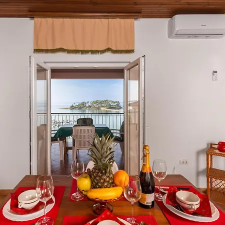 Apartman In With Kitchen *