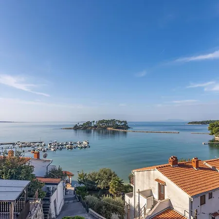 Apartman In With Kitchen Banjol