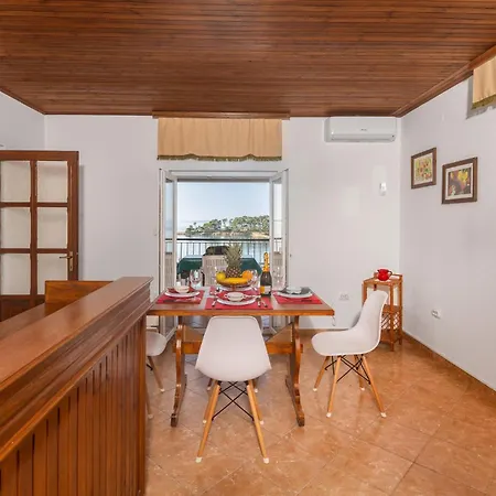 In With Kitchen Apartman *