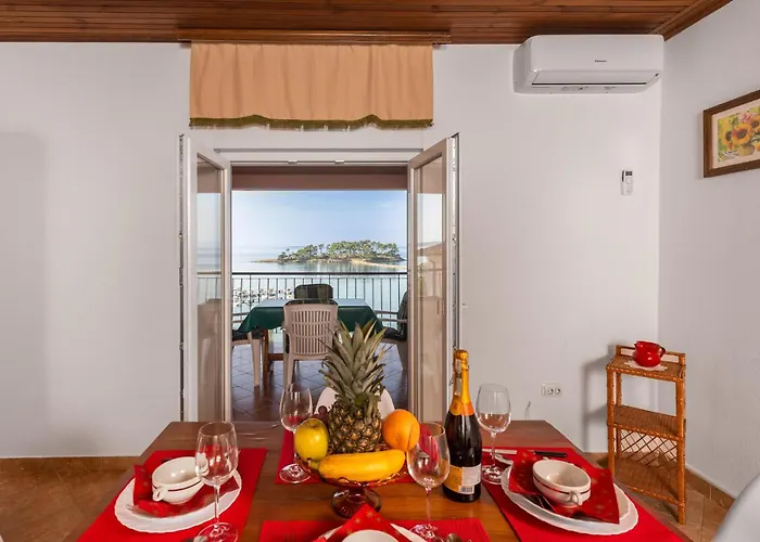 Apartament In With Kitchen *